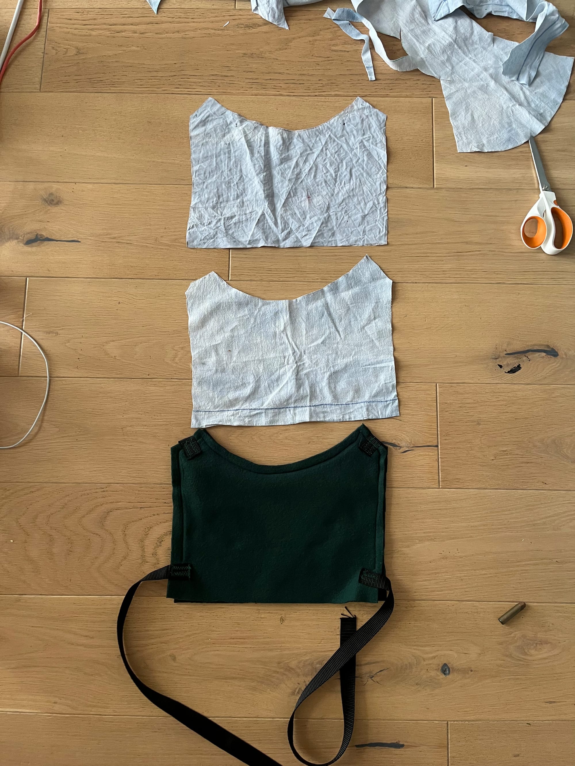 Wrong-way-out harness with lining pieces